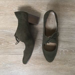 Dark green suede Naturalizer lace-up heel
